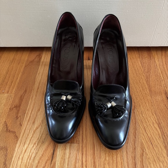 Tods Black Leather Loafer Heels